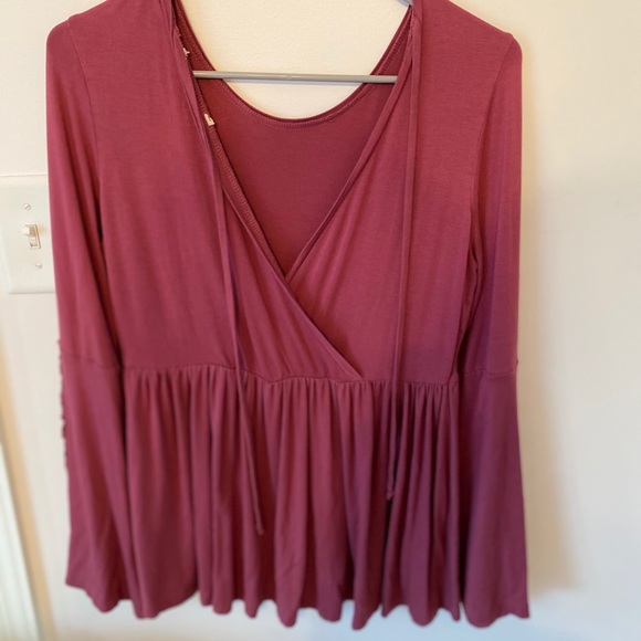 Blouse 🌸 - Picture 2 of 2